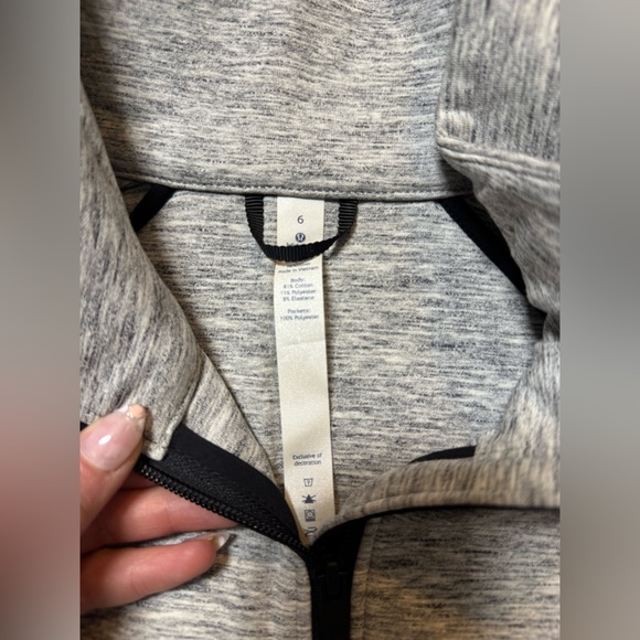 Lululemon Going Places Heathered Gray Vest 6 - Picture 6 of 12